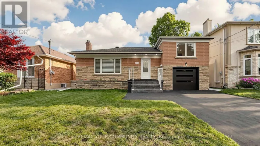 275 BETTY ANN DRIVE, Toronto (Willowdale West), Ontario M2R1A9