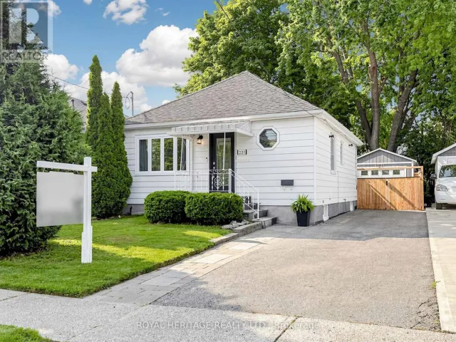 221 HIBBERT AVENUE, Oshawa (Vanier), Ontario L1J1V4