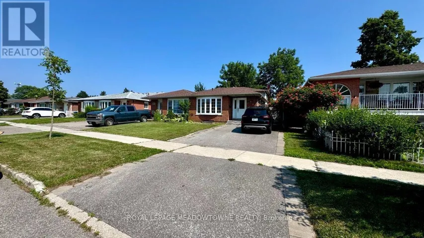 739 CONSORT CRESCENT, Mississauga (Erindale), Ontario L5C1J8