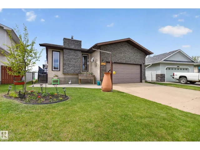 5329 65 St, Redwater, Alberta T0A2W0