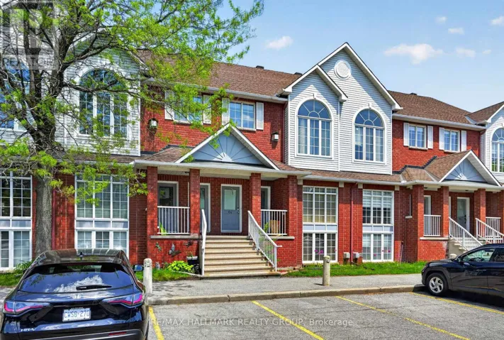 62 BRISTON PRIVATE, Ottawa, Ontario K1G5P5