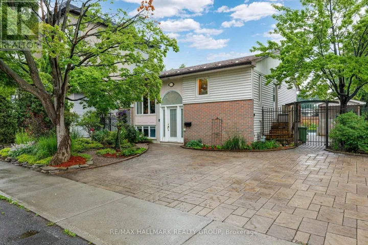1100 BATHGATE DRIVE, Ottawa, Ontario K1J8G1