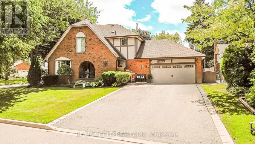 40 CAIRNMORE COURT, Brampton (Snelgrove), Ontario L6Z1T6