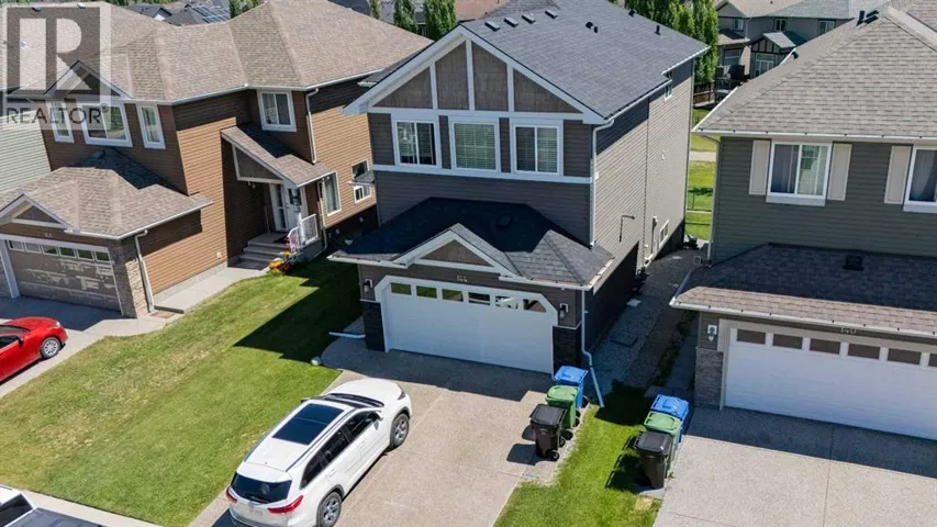 144 Everhollow Street SW, Calgary, Alberta T2Y0B1