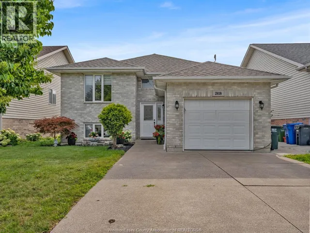 2418 DUNESHILL AVENUE, Windsor, Ontario N8P1Y2