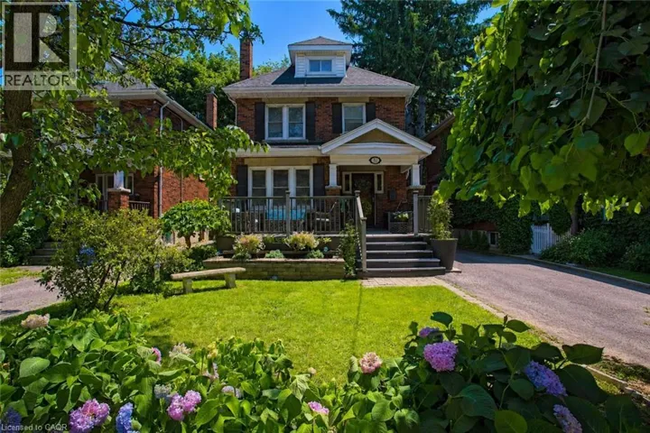 32 DALEWOOD Crescent, Hamilton, Ontario L8S4B6