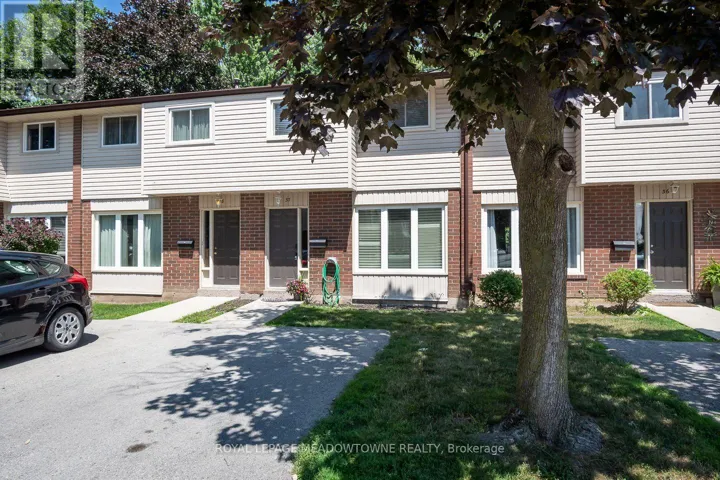 37 - 2 WEIDEN STREET, St. Catharines (Bunting/Linwell), Ontario L2M6W5