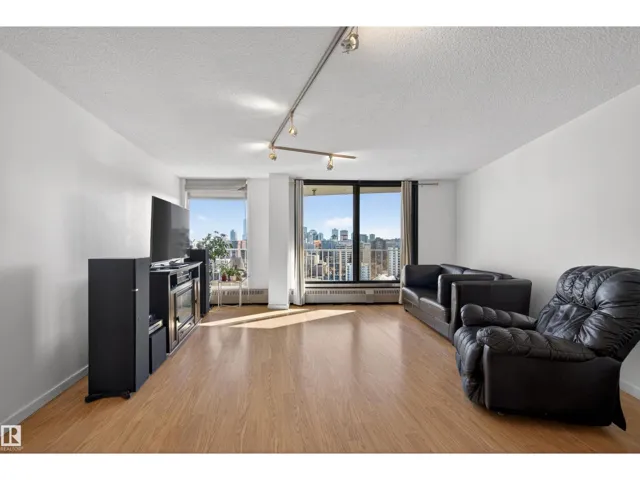 10045 117 ST NW, Edmonton, Alberta T6C2C1