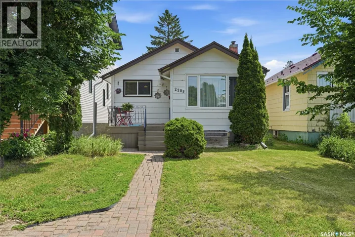 2209 QUEEN STREET, Regina, Saskatchewan S4T4C6