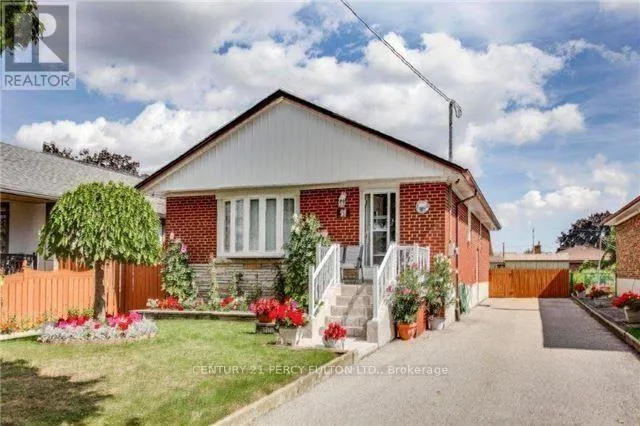 21 IVANHOE COURT, Toronto (Wexford-Maryvale), Ontario M1R3G8