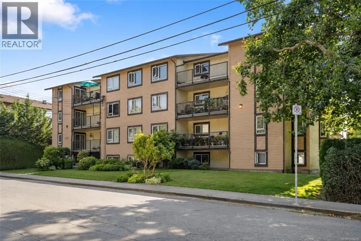 402 3258 Alder St, Saanich, British Columbia V8X1P2