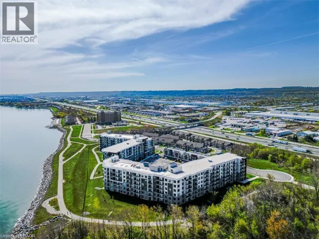 125 SHOREVIEW Place Unit# 102, Stoney Creek, Ontario L8E0K3