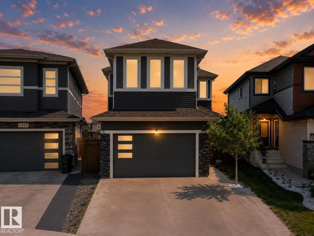 1927 18 ST NW, Edmonton, Alberta T6T2K9