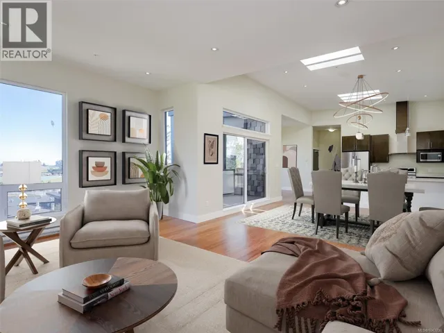 302 6981 East Saanich Rd, Central Saanich, British Columbia V8Z5Z2