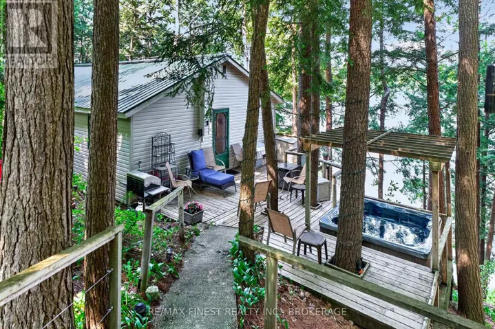 701 DAVERN LANE, Tay Valley, Ontario K0H2B0