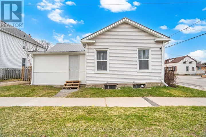 172 CELINA STREET, Oshawa (Central), Ontario L1H4N5