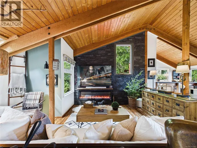 182 Devine Dr, Salt Spring, British Columbia V8K2H5