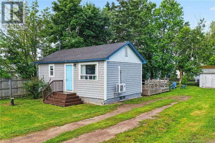 36 Second Avenue, Pointe-Du-Chêne, New Brunswick E4P5C1