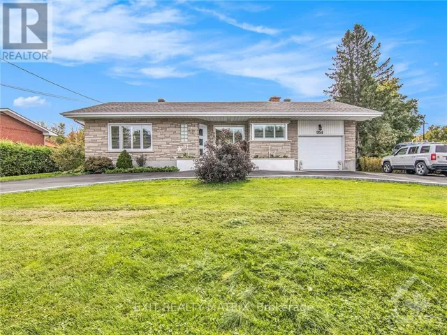 954 NOTRE DAME STREET, Russell, Ontario K0A1W0