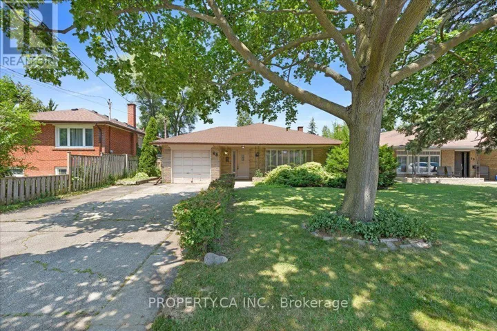 48 KENNARD AVENUE, Toronto (Bathurst Manor), Ontario M3H4M1