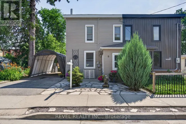 9 DAVIDSON STREET, Cambridge, Ontario N1S2T8