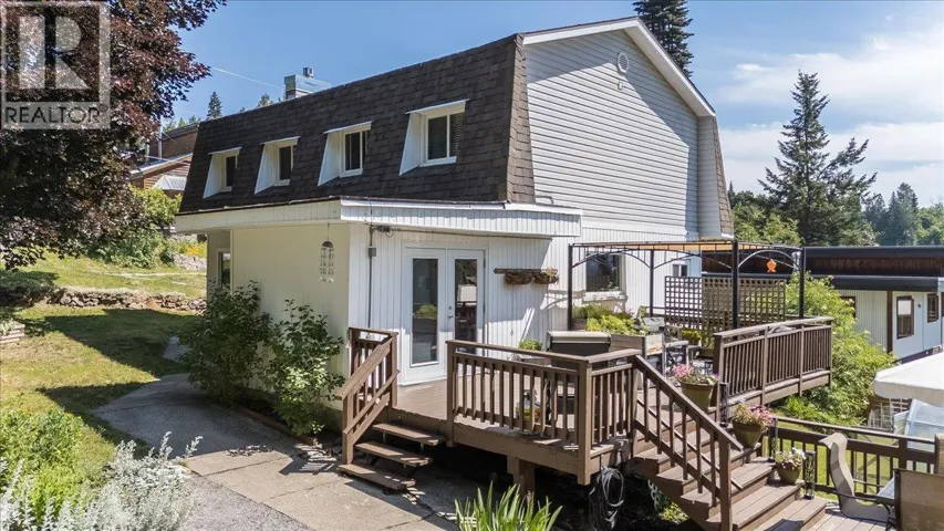 1517 Kootenay Avenue, Rossland, British Columbia V0G1Y0