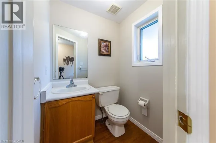 426 DOWNSVIEW Place, Waterloo, Ontario N2K3T9