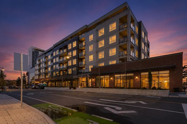 203 27218 ALDERGROVE TOWN CENTRE DRIVE, Langley, British Columbia V4W3N7