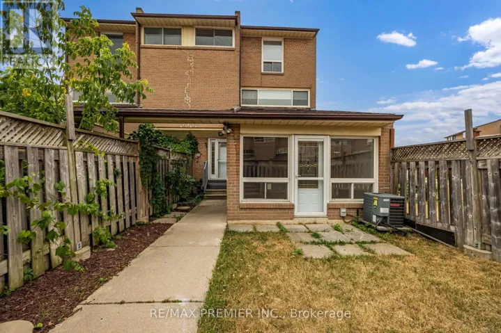 82 - 248 JOHN GARLAND BOULEVARD, Toronto (West Humber-Clairville), Ontario M9V1N8