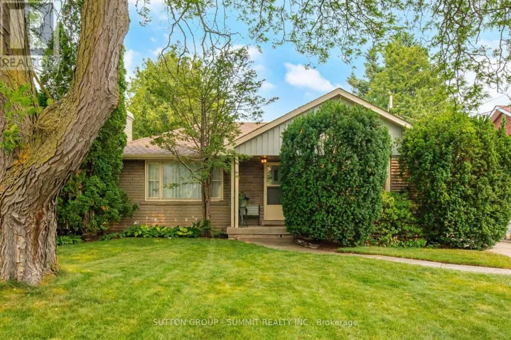 25 ARCH ROAD, Mississauga (Streetsville), Ontario L5M1M4