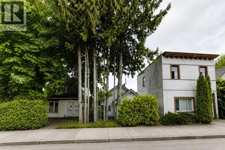 4756 FRASER STREET, Vancouver, British Columbia V5V4H3
