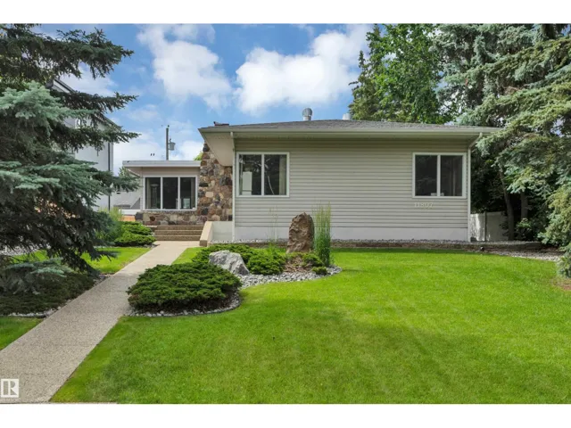 11807 91 AV NW, Edmonton, Alberta T6G1B1
