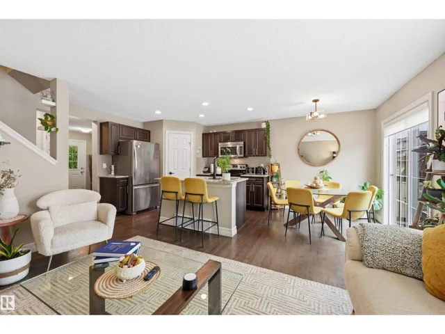 #11 5317 3 AV SW, Edmonton, Alberta T6X0W7