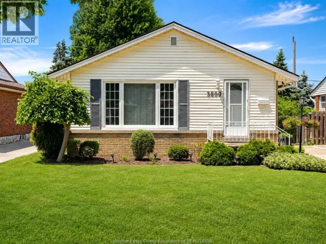 3800 ROSEMOUNT AVENUE, Windsor, Ontario N9C2E5