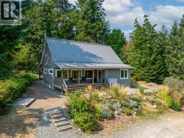 6531 Country Rd, Fanny Bay, British Columbia V0R1W0