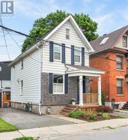 31 WESTMOUNT AVENUE, Ottawa, Ontario K1Y3K2