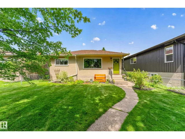 7530 80 AV NW, Edmonton, Alberta T6C0S4