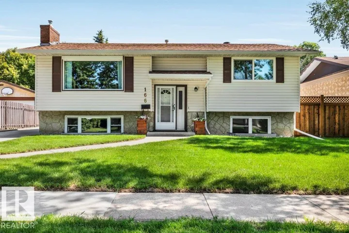166 Larose DR, St. Albert, Alberta T8N2G8
