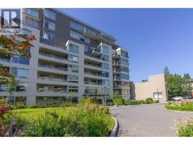 303 9298 UNIVERSITY CRESCENT, Burnaby, British Columbia V5A4X8