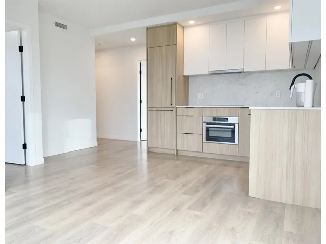 1511 13685 102ND AVENUE, Surrey, British Columbia V3T1N7