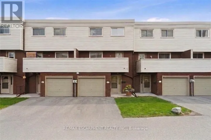 6 - 23 WATSONS LANE, Hamilton (Dundas), Ontario L9H5G9