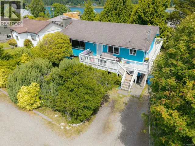 1323 Helen St, Ucluelet, British Columbia V0R3A0