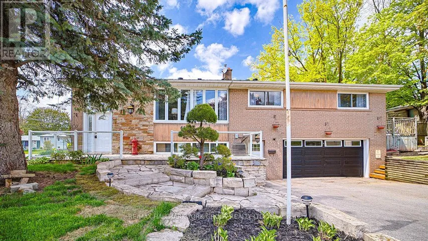 689 SUNNYPOINT DRIVE, Newmarket (Huron Heights-Leslie Valley), Ontario L3Y2Z7