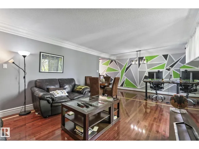 #405 10745 83 AV NW, Edmonton, Alberta T6E2E5