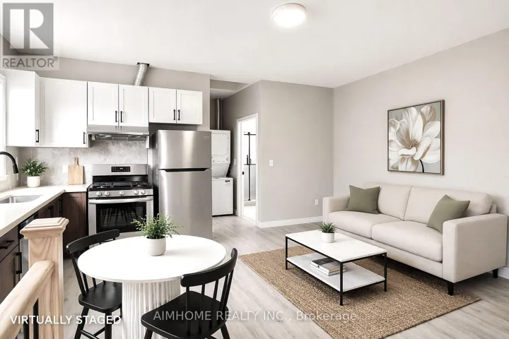 3 - 15 WADDINGTON CRESCENT, Toronto (Don Valley Village), Ontario M2J2Z9
