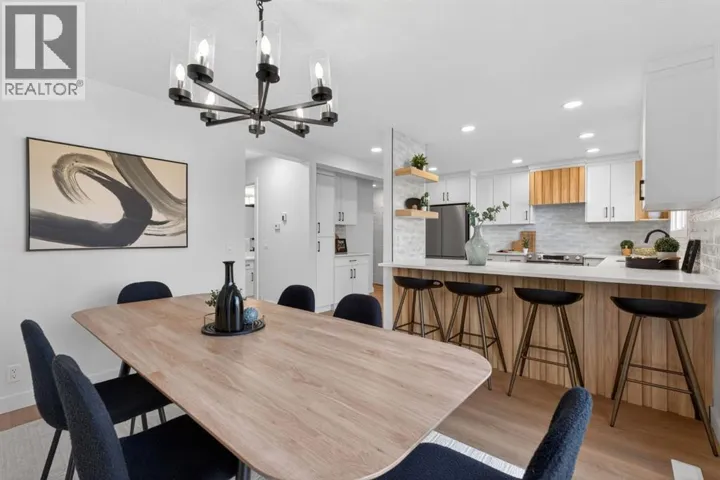 40 Bernard Way NW, Calgary, Alberta T3K2E9