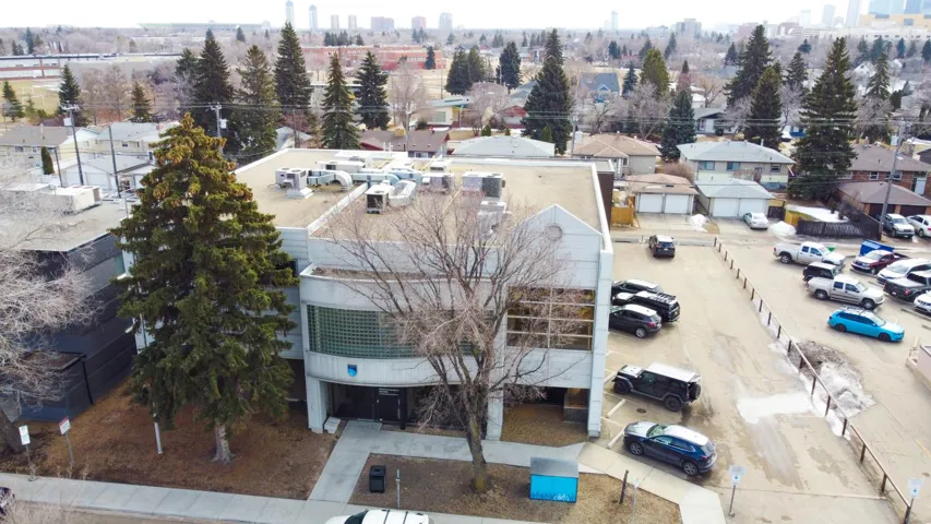 10415 PRINCESS ELIZABETH AVE, Edmonton, Alberta T5G0Y5