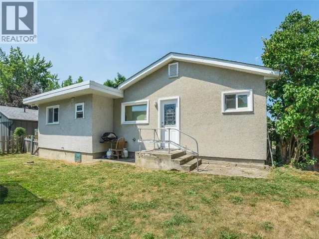 502 3rd Avenue, Castlegar, British Columbia V1N1Y2