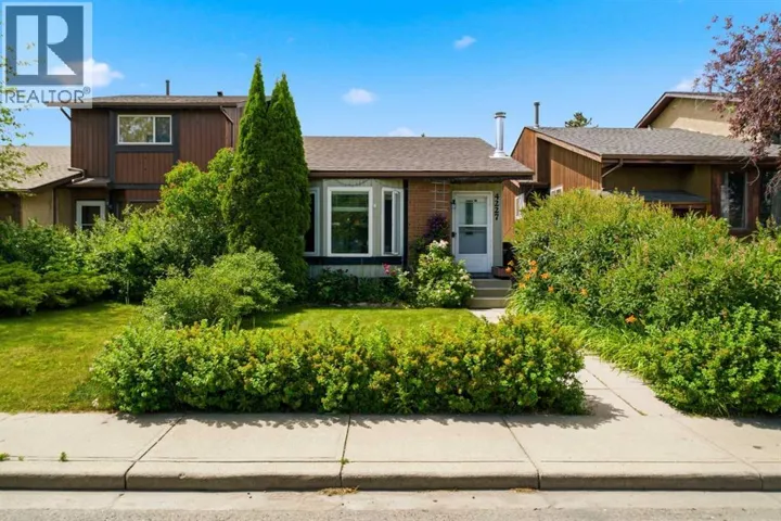 4227 49 Street, Calgary, Alberta T1Y4T6