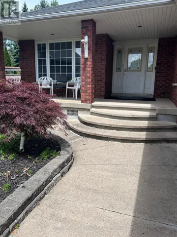 7594 CANTERBURY CRESCENT, Niagara Falls (Mt. Carmel), Ontario L2H3E7